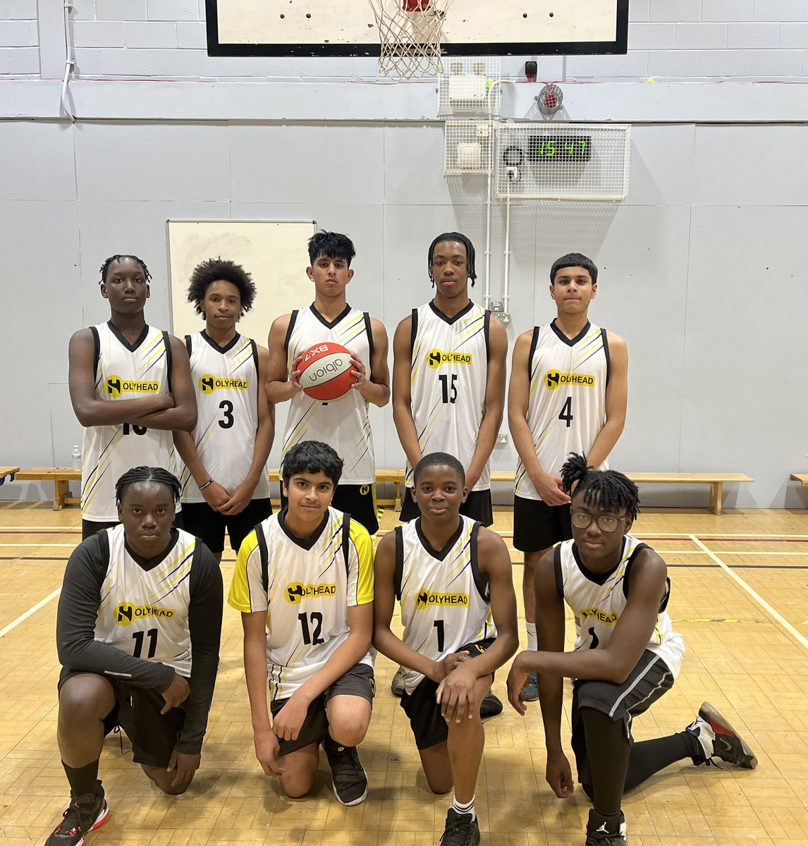 HolyheadPE's tweet image. Well done to our @holyhead_school KS4 basketball team who put on a show tonight, coming away with a 39-16 win. #Buckets 🗑️ #Ballers 🏀 ⭐️ MOTM Santiago ⭐️