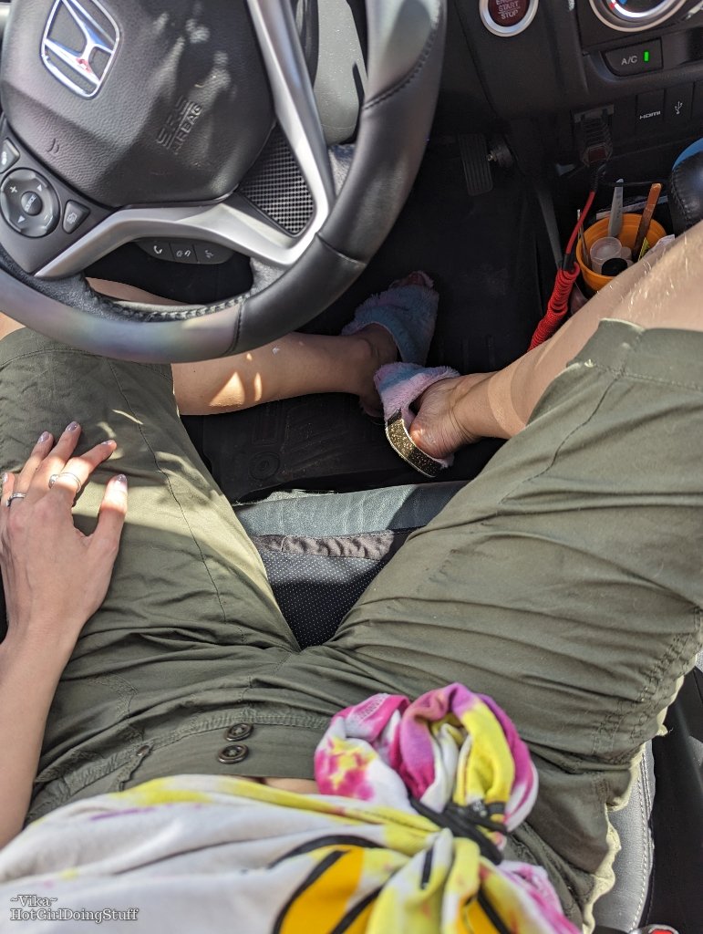 HotGirlDoinStuf's tweet photo. Driving the unicorn ... on a donut, with 2 warning lights on and a half attached undercarriage plate (courtesy of #Take5 for breaking it).
I'm holding it together. πͺ
#hotmess #igotdis #subtle #feetpics
@vika_model Why can't I tag myself?!??!
#wtftwitter https://t.co/ivikH6FKua