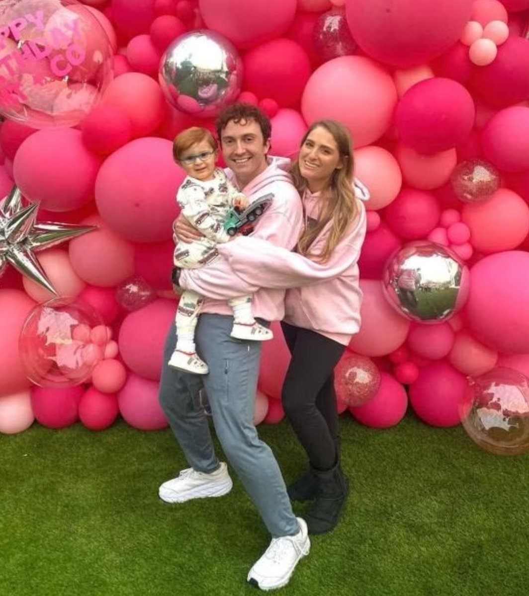 #MeghanTrainor and #DarylSabara are having another baby!! Congratulations!!