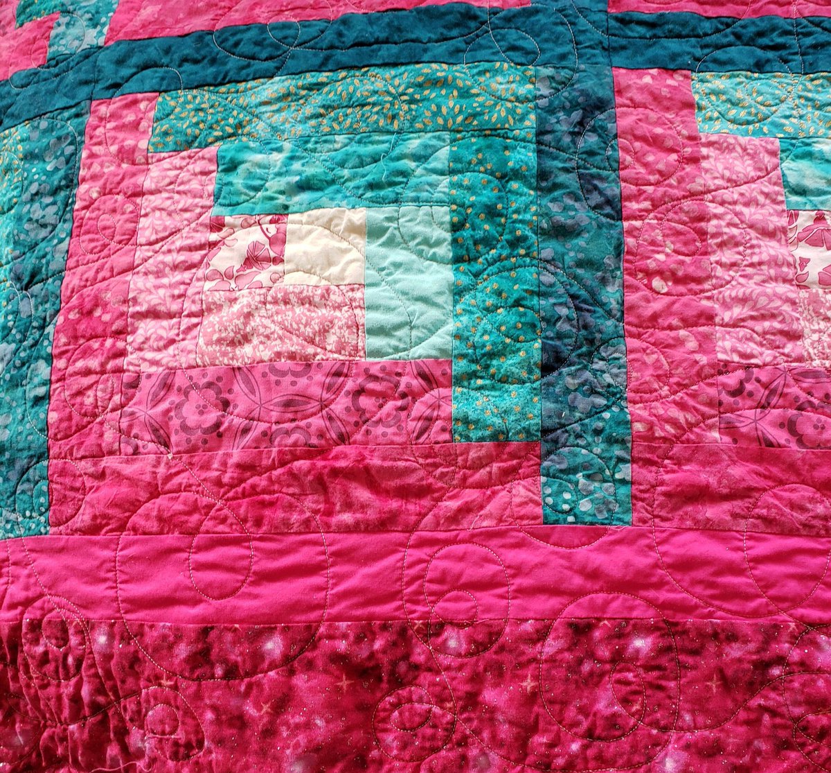 quilts_more's tweet image. Log Cabin Quilt, Bright, Blue, Pink, Cream, Cotton Batting, Modern, Traditional Pattern, Sofa Size Quilt, Sofa Blanket Chair Throw Patchwork tuppu.net/4028470f #Etsy #ImagineQuiltsAndMore #SofaBlanket
