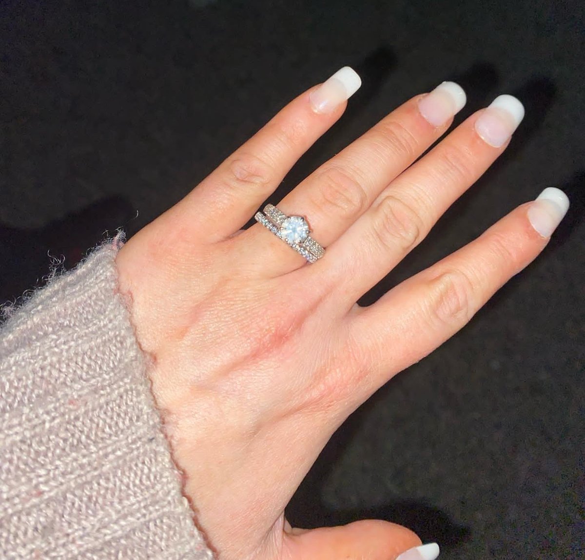 #AbigailBreslin married longtime boyfriend Ira Kunyansky! Congrats!