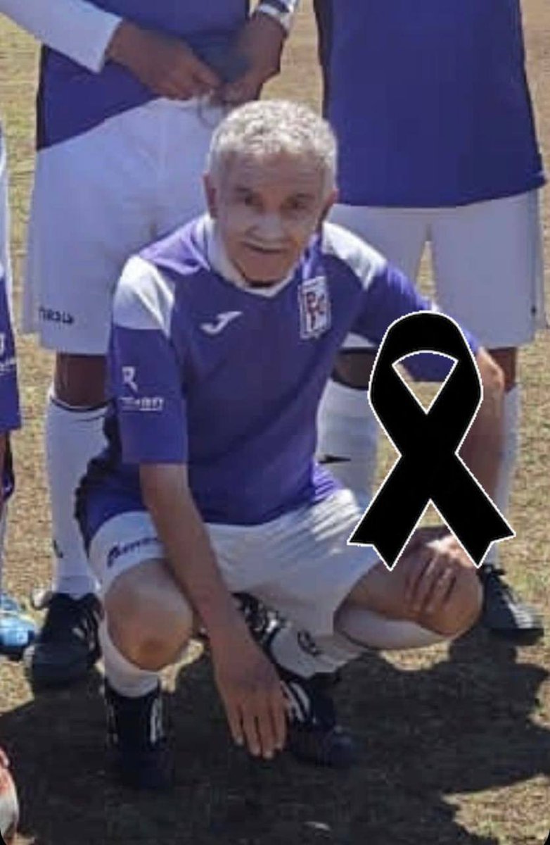 EnriqueAlfaroR's tweet photo. Ayer falleció mi amigo el señor Sergio Gónzalez Cota, se despidió haciendo algo que amaba y hacía extraordinariamente bien, jugando al futbol. Un abrazo a la familia. Q. D. E. P. https://t.co/s7ho9Ux0Pd