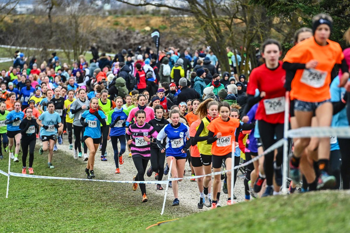 chrisluczak's tweet photo. Ça reste souvent LE moment le plus marquant dans une scolarité pour un élève : retour sur le championnat de France #UNSS de #crosscountry à Dijon 🇫🇷 
🎯Ils étaient 1700 garçons et filles, 300 équipes @unss …
🔥Et vous, quelle est votre plus incroyable expérience ??🏃🏻‍♀️🏃🏻🏃🏽‍♀️🏃🏽‍♂️🥇🥈🥉 https://t.co/E89cO8mX4y