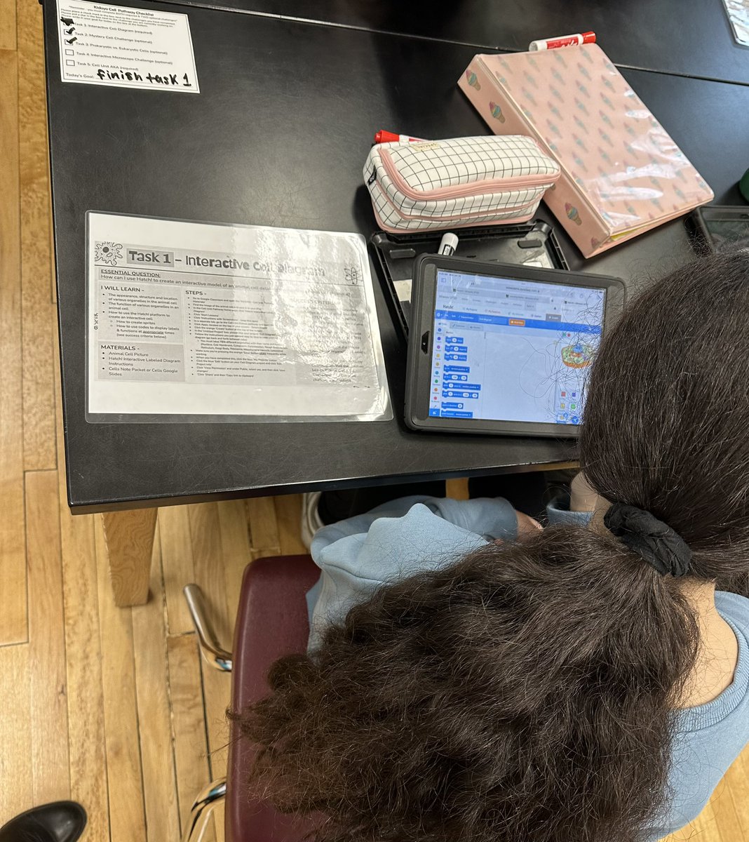 MsLoCurto's tweet image. Learners are setting goals &amp;amp; monitoring their progress daily in science 7 as they work through a self paced Kidoyo Pathway applying their knowledge of cells 🦠 #MakingLearningVisable #MineolaProud