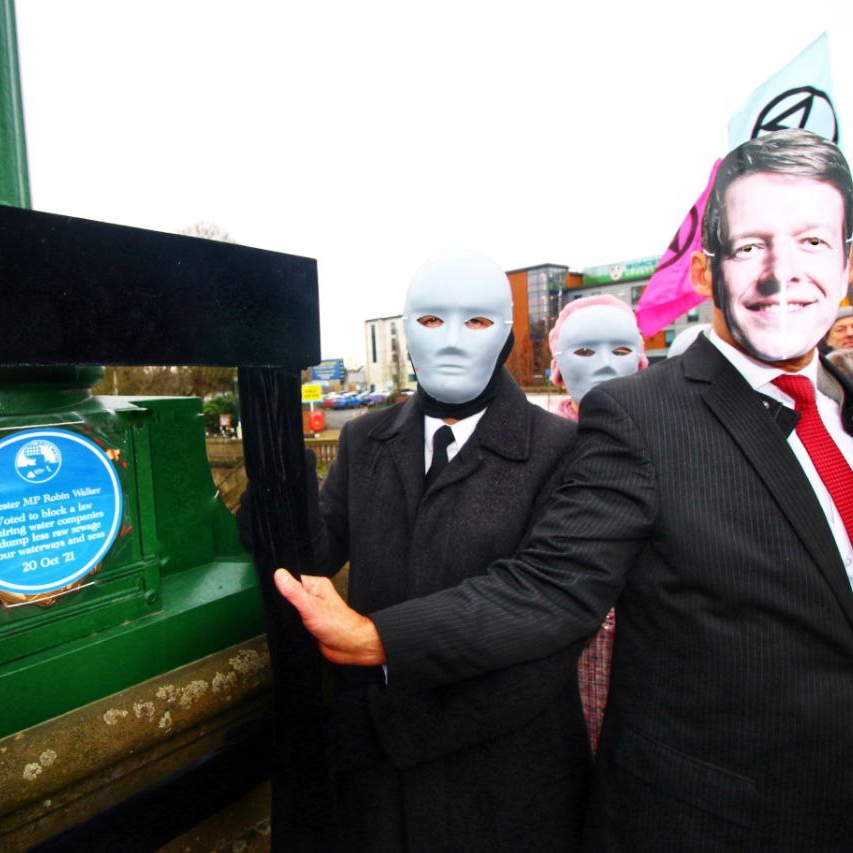 WorcesterXr's tweet photo. Blue plaques were installed around Worcester at the weekend to remind residents that Severn Trent Water uses their river to offload excess raw sewage supported by local MP Robin Walker #votecleanwater #dirtywater #cleanupyouract #votecleanwater
@WalkerWorcester https://t.co/cBmjAF8hth