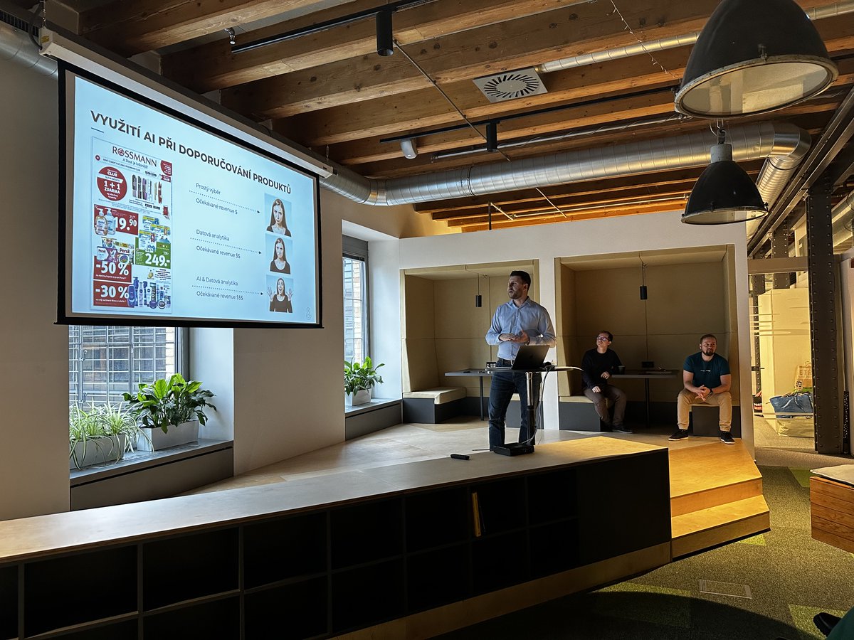 Etnetera Motion tweet media