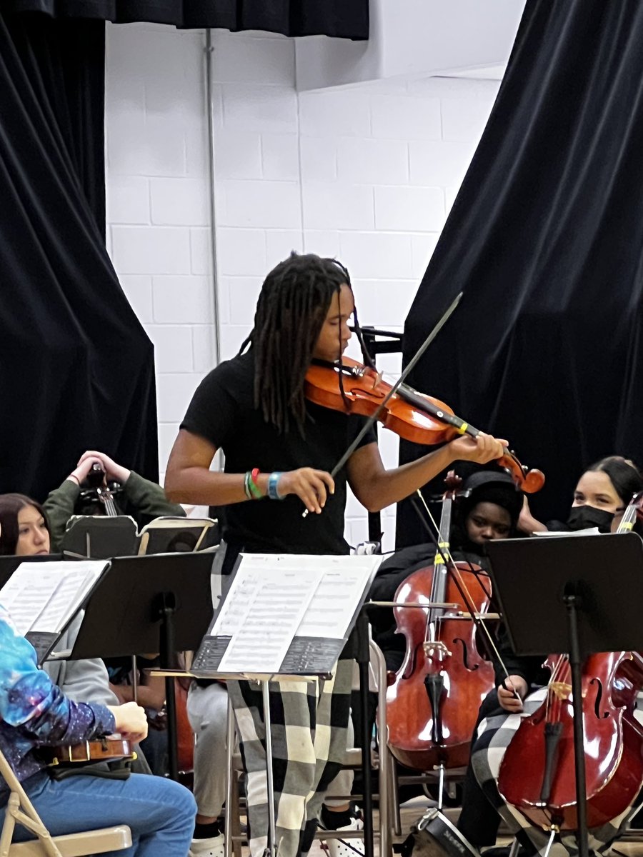MusicalACES's tweet photo. Thank you @EMMMSCougars orchestra for visiting @AbbottsCreekES today! Our 5th grade students were engaged and enjoyed the performance! ❤️🎶 https://t.co/rQbRndddGN
