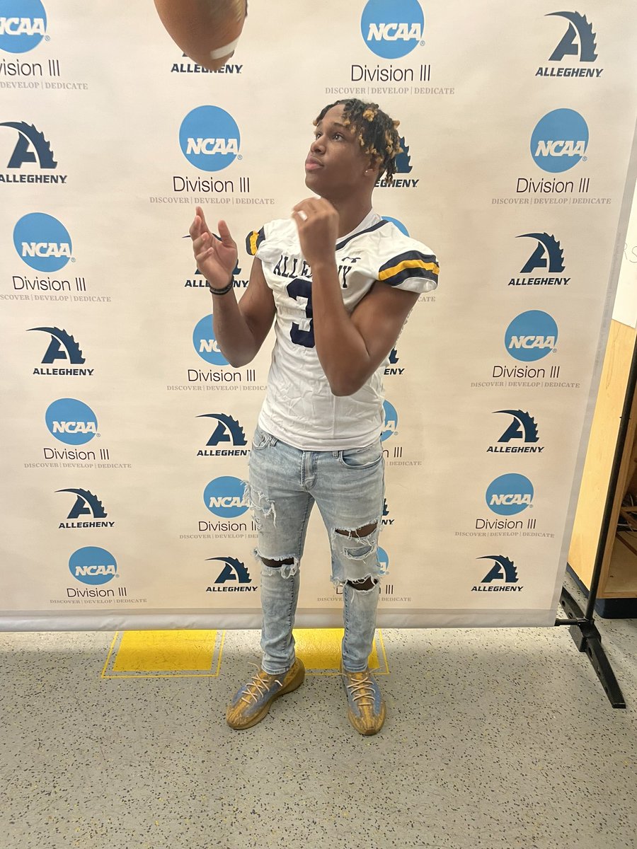 Aaron_smith333's tweet photo. Had a great visit at Allegheny College this weekend! Thank you!! @CoachMark_AC https://t.co/26mfdMF5W8