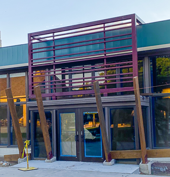 Performance_Fab's tweet image. 👨‍🏭Custom fab
BEFORE &amp;amp; AFTER for the front sign structural steel at Cool City Brewing Company 
To learn more about this project or to start planning⁣ your custom fab project, give us a call:⁣⁣⁣⁣⁣
📲 920-833-0410
#customfab #customsign #structuralsteel #performancefab