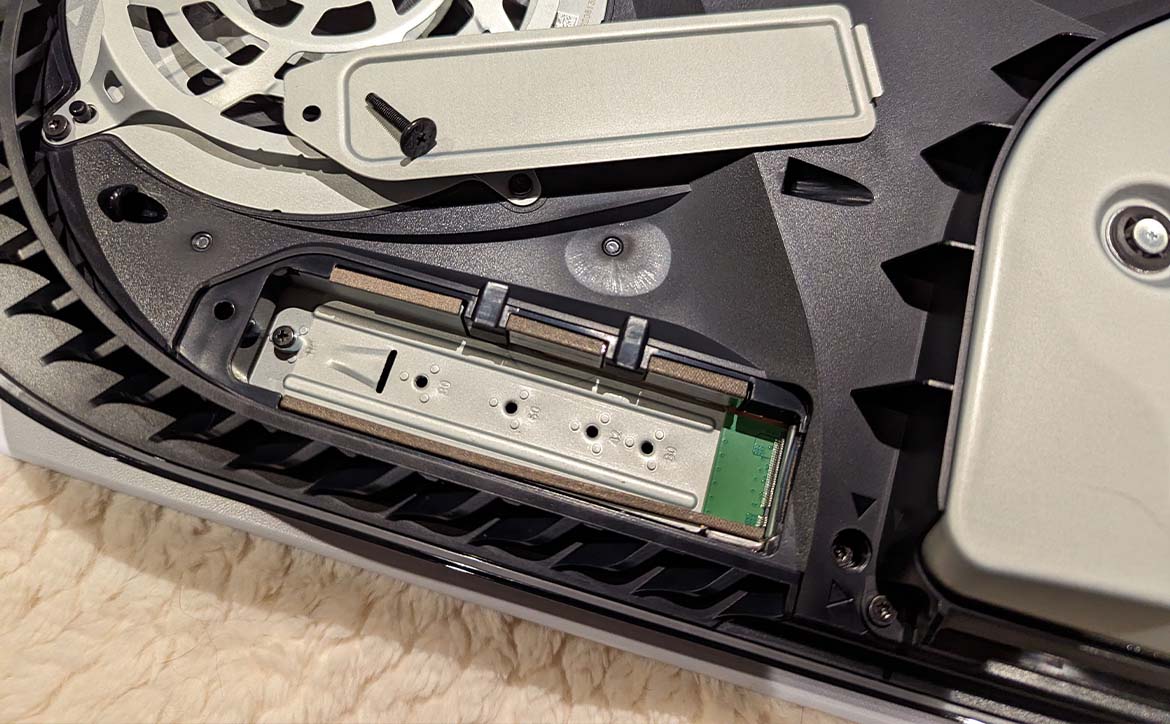techaeris's tweet photo. Here's how to easily install an extra M.2 SSD inside your PlayStation 5 console for more storage (and minor performance gains).
#HowTop #Tips #PlayStation #PlayStation5 #Console #Gaming #GameConsole #Upgrade #SSD
https://t.co/KAcVS9O1Py https://t.co/f7ZBISoraq