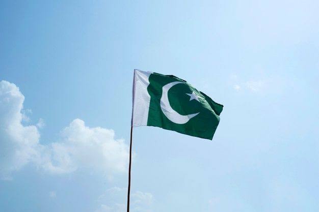 ch_waleed5's tweet photo. آشنا ہاتھ ہی اکثر میری جانب لپکے، 
میرے سینے پہ میرا اپنا ہی خنجر اترا
💔
#Peshawarunderattack https://t.co/CFEiH9quRS