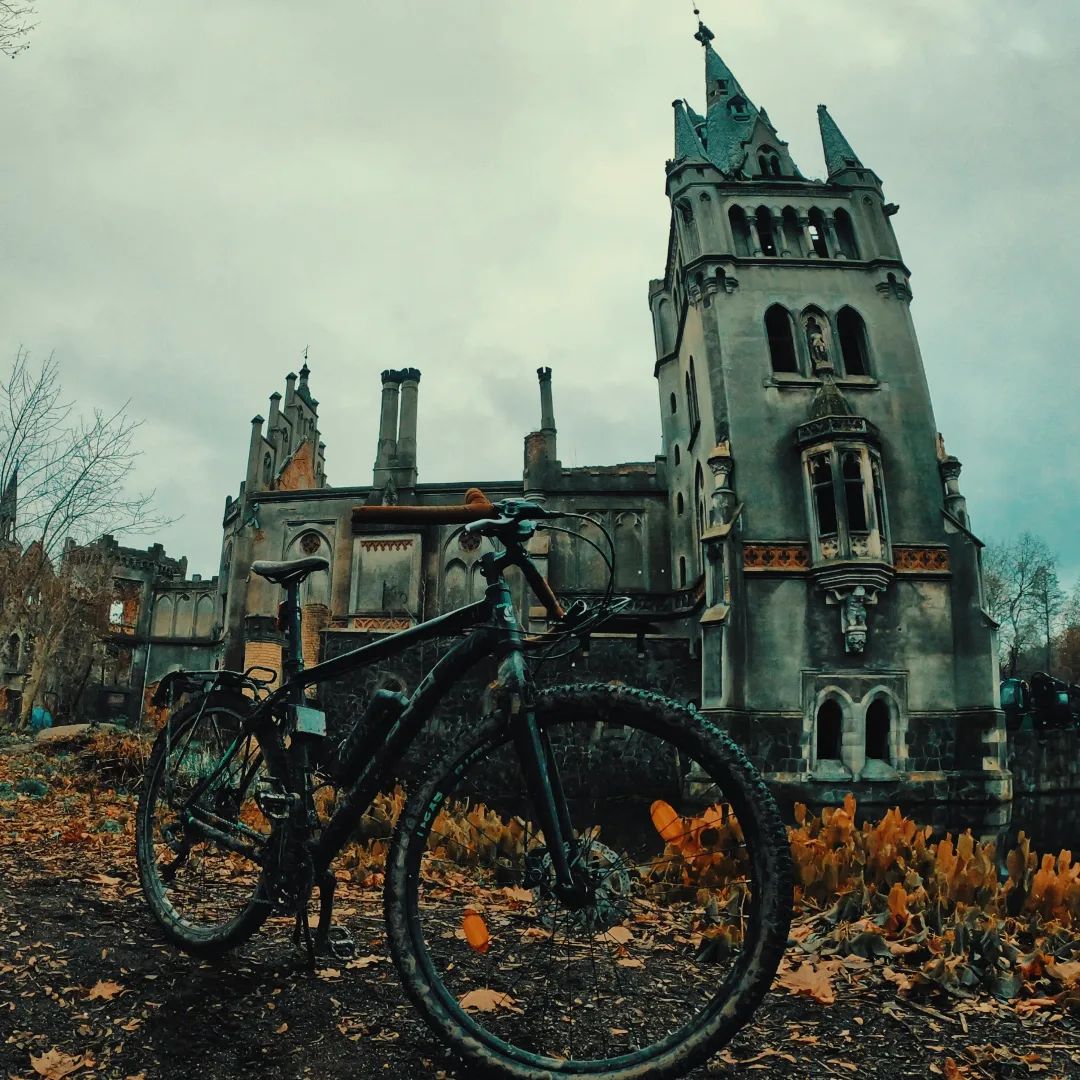 kopice_pl's tweet photo. Trwają zapisy na ultramaraton rowerowy Opolska Pętelka, który w czerwcu zawita do Kopic 😎 Formularz zgłoszeniowy i szczegółowe informacje ➡️ https://t.co/LpMfHWhREs 🚲🚲
#Kopice #Koppitz #Schwarzengrund #Schaffgotsch #Gryczik #ultramaraton #opolskapętelka #rower #kolarstwo https://t.co/BQtIr73824