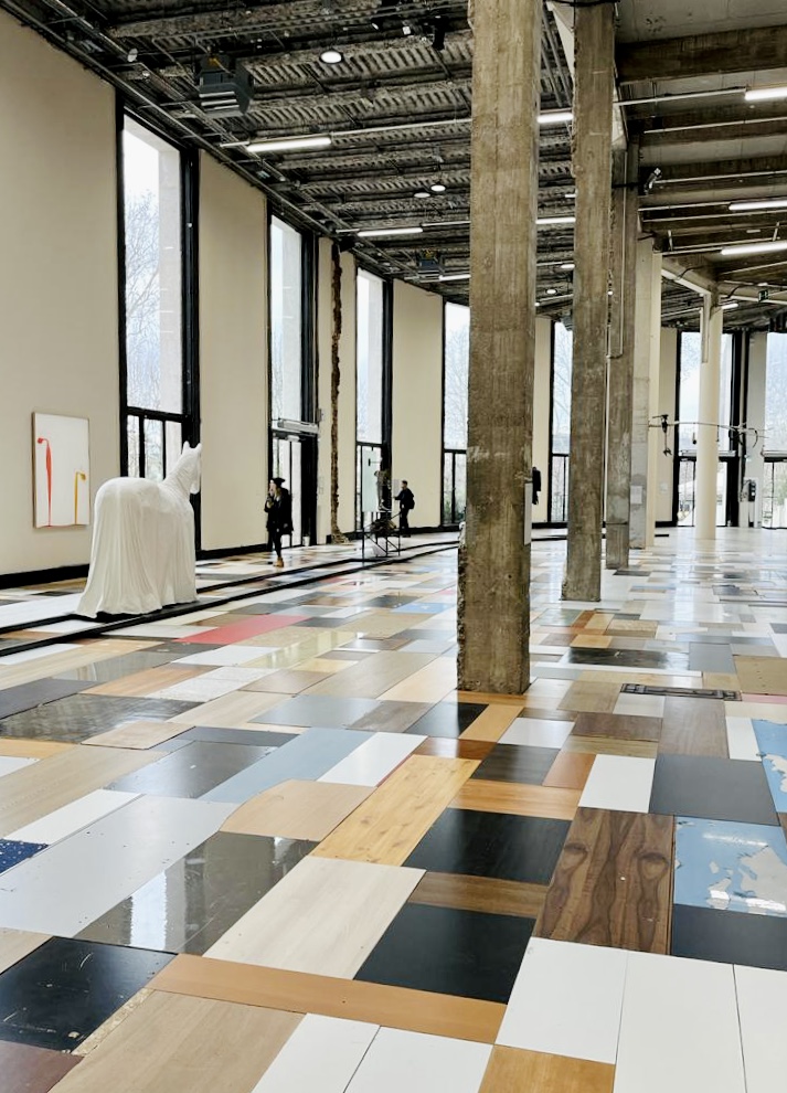 ADIAF_O's tweet photo. .#CollectorsProgram : le 6 janvier dernier, les membres de l'ADIAF étaient au Palais de Tokyo, à la découverte des œuvres de Cyprien Gaillard (lauréat du #PrixMarcelDuchamp 2010), Guillaume Leblon (nommé au #PrixMarcelDuchamp 2011) ou encore Minia Biabiany. https://t.co/hOuYvegGgZ