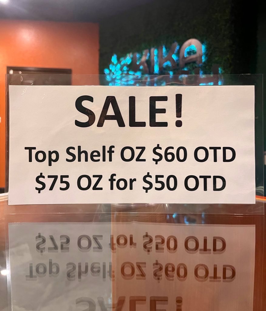 kika_kush's tweet photo. END OF THE MONTH SALE 🎉🎊

Come stop in and treat yourself with the best prices in Colorado Springs! We’re open EVERYDAY from 10AM-7PM! 

(21+NFS) 

#ColoradoSprings #CannabisCommunity #Medical #420friendly #MMJ https://t.co/PCQTFA9gat