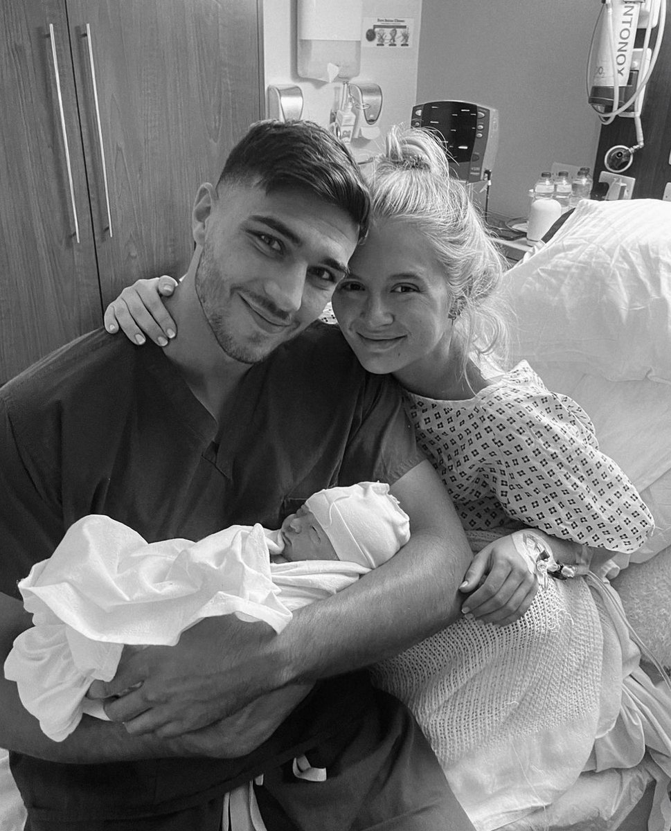 Baby girl is here ✨💕 Congratulations @mollymaehague & @tommytntfury ☁️