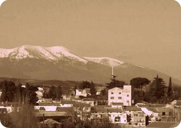 'Tirando del hilo: Historia de una fábrica textil'. La  incorporación  de  la  mujer  al  mercado  laboral  en  un  pequeño pueblo de Aragón

✍️ <a href="/ElisaNavarroSnc/">Elisa Navarro</a> 

➡️altairmagazine.com/voces/tirando-…