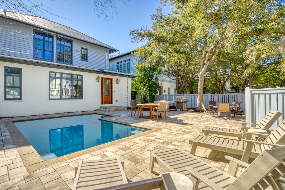 30A Cottages tweet media
