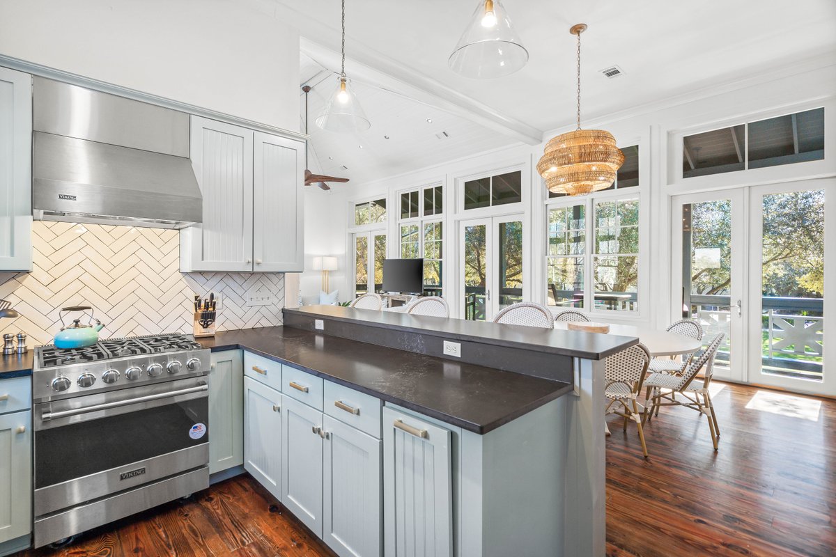 30A Cottages tweet media