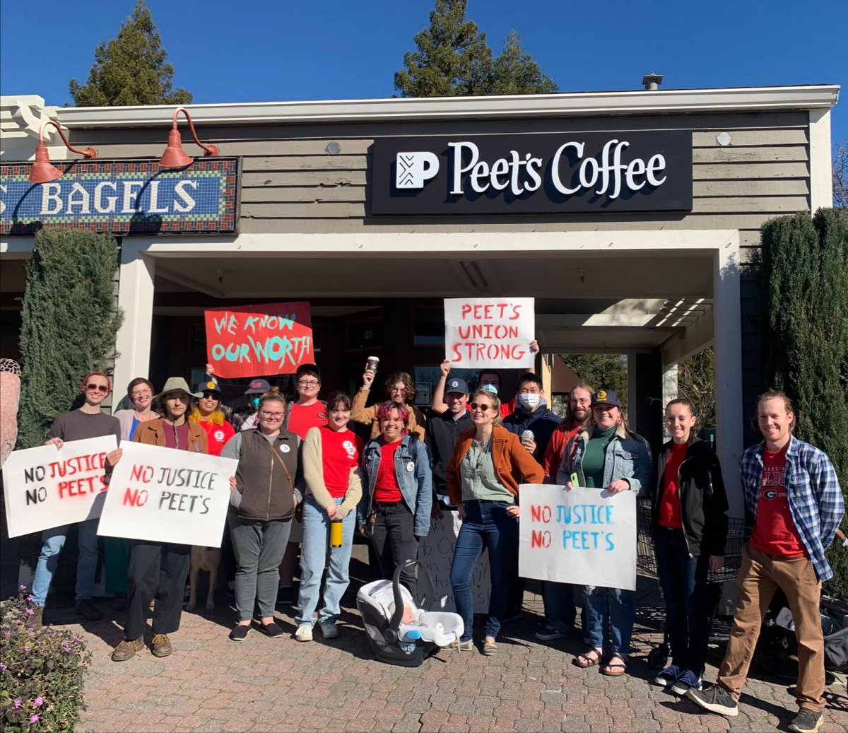 Members of UAW 2865 and 5810 from UC Davis showed up for today's rally at the first unionized Peet's in the country. #solidarityforever @PeetsUnited