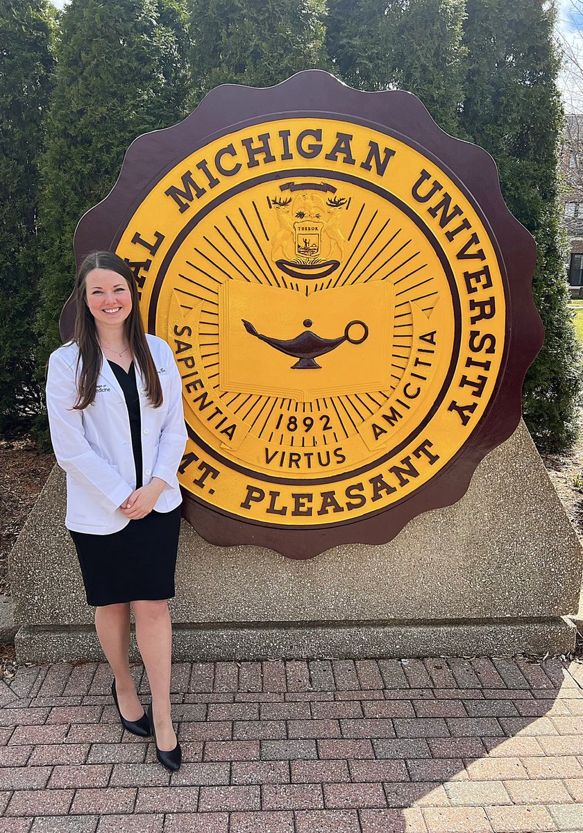 LindseyBugosh's tweet photo. Hiii #dermtwitter &amp; #MedTwitter ! My name is Lindsey Bugosh and I’m an MS3 at Central Michigan University. I’m looking for a horizontal mentor to lend advice + to gain research exp. I’m interested in minority representation in derm (poc/lgbtqia+), cosmetics, Mohs, and med derm. https://t.co/TLtOefXQ1O