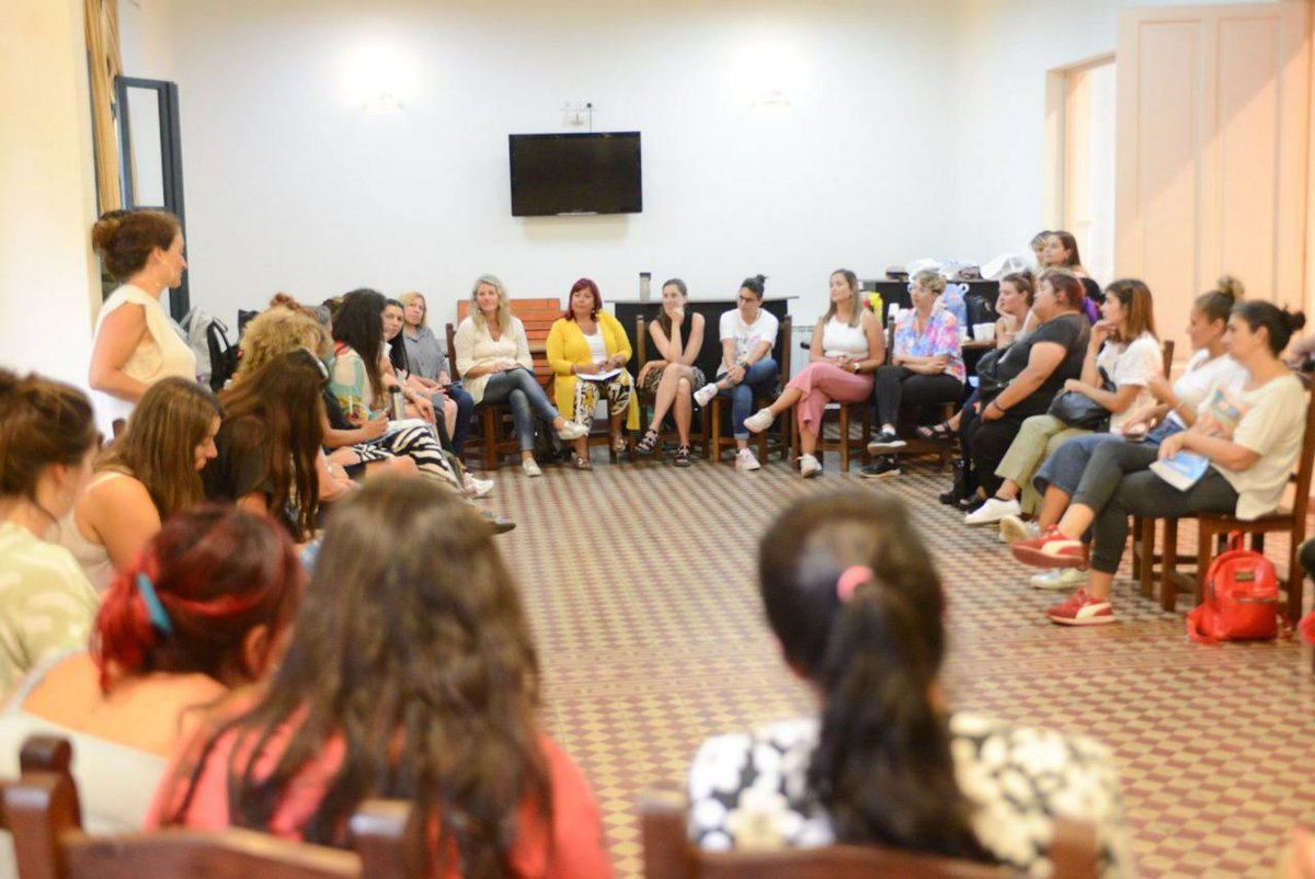 MinGenerosAR's tweet photo. 🌈 Visitamos “Ola Productiva” y “Fortalecimiento de la Cooperativa Gráfica Contratapa”, proyectos que financiamos a través del Programa Producir, y nos encontramos con mujeres y LGBTI+ en situación de violencia de género que reciben apoyo económico y psicosocial del Acompañar. https://t.co/4U5WOlzEaZ