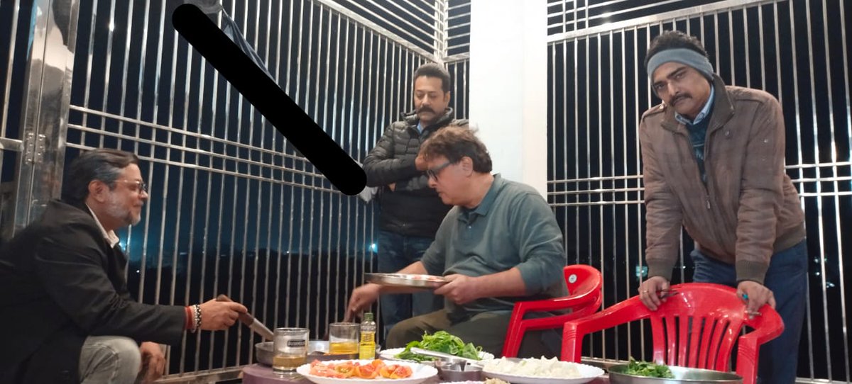 Brain storming session... and some men at work
<a href="/dirtigmanshu/">Tigmanshu Dhulia</a> <a href="/kumarkanchan/">Kanchan Kumar</a>