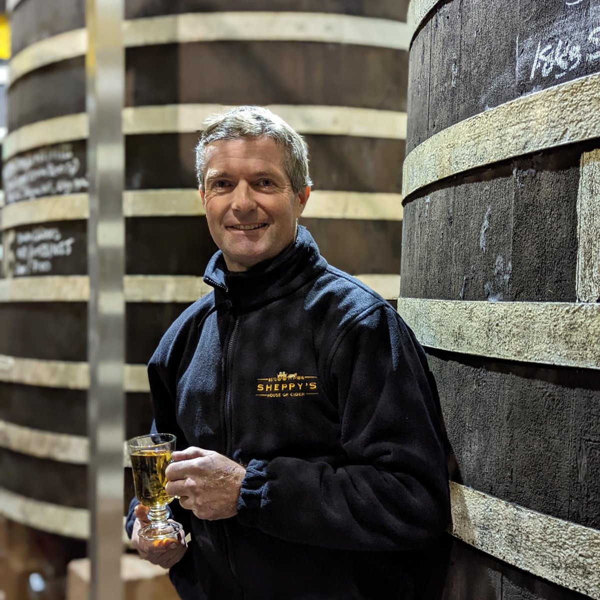 SheppysCider's tweet photo. David Sheppy is an expert in all things cider. ππ Reply to this tweet if there is anything you want to ask him and he will be back next month to share his answers, tips and insights. https://t.co/8fU9Nz3QIN #SheppysLife
#Cider #CiderLovers #SomersetCider https://t.co/7Qf9bTENyP