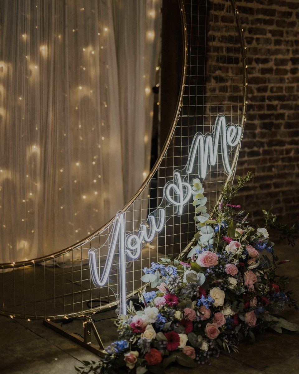 BeanieandJosh's tweet photo. Megan + Dan // Riverlands, East Yorkshire

This sweet pair had a celestial themed day at @theriverlands. Complete with smoke flares, sparklers and food by @embersyork. Megan and Dan work together as paramedics, and hearing their story during their speeches was the cutest. 

#barn https://t.co/jlhGjhBNHk