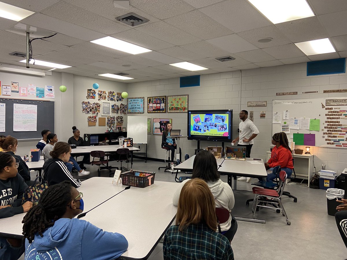 LamarCoCTE's tweet photo. The Tech Center welcomed 9th graders from 3 high schools to introduce them to the wonderful CTE programs available in our district! https://t.co/8d3shdzjYZ