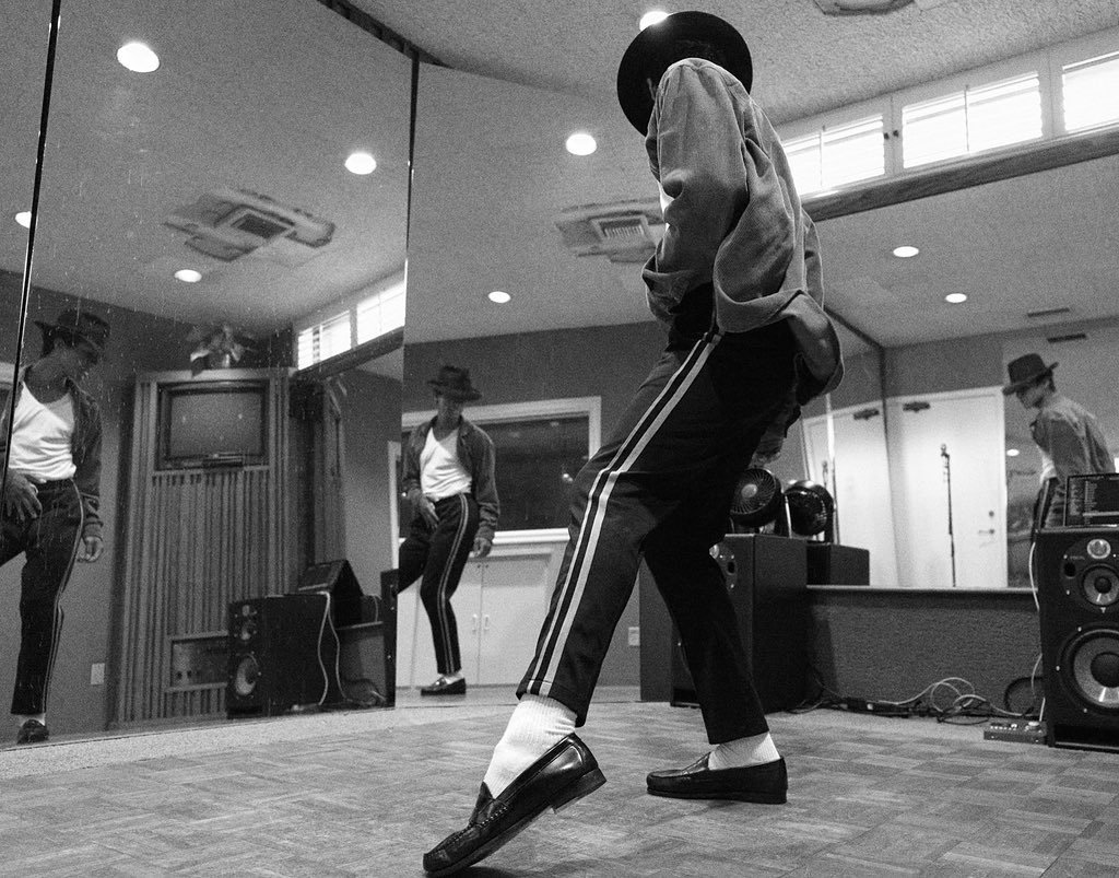 JenyGeek's tweet image. Jaafar Jackson, sobrino de Michael Jackson, encarnará al Rey del Pop en la biopic que llevará por título Michael🤩🤩
¿La verían? Los leo.
#MichaelJackson #MichaelJacksonUnreleased