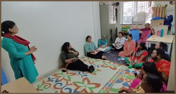 #65. मानसिक स्वास्थ्य सहायता एवं मार्गदर्शन प्रशिक्षण के दौरान सहेली स्टाफ द्वारा सामूहिक चर्चा। 

More Info@ sahelisangh.org