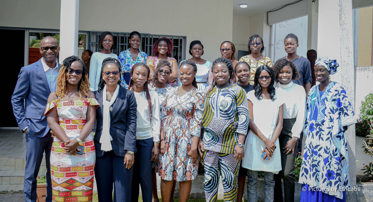 EtriLabsCotonou's tweet photo. ✨La 7e cohorte de @whispabenin a été officiellement lancée ce jour. Elle accueille une vingtaine de participantes des filières #entrepreneuriat et Métiers du #numérique
Restez connectés pour découvrir ces pépites et suivre leurs parcours et challenges sur les 12 prochains mois ! https://t.co/R5q8sDo5tg
