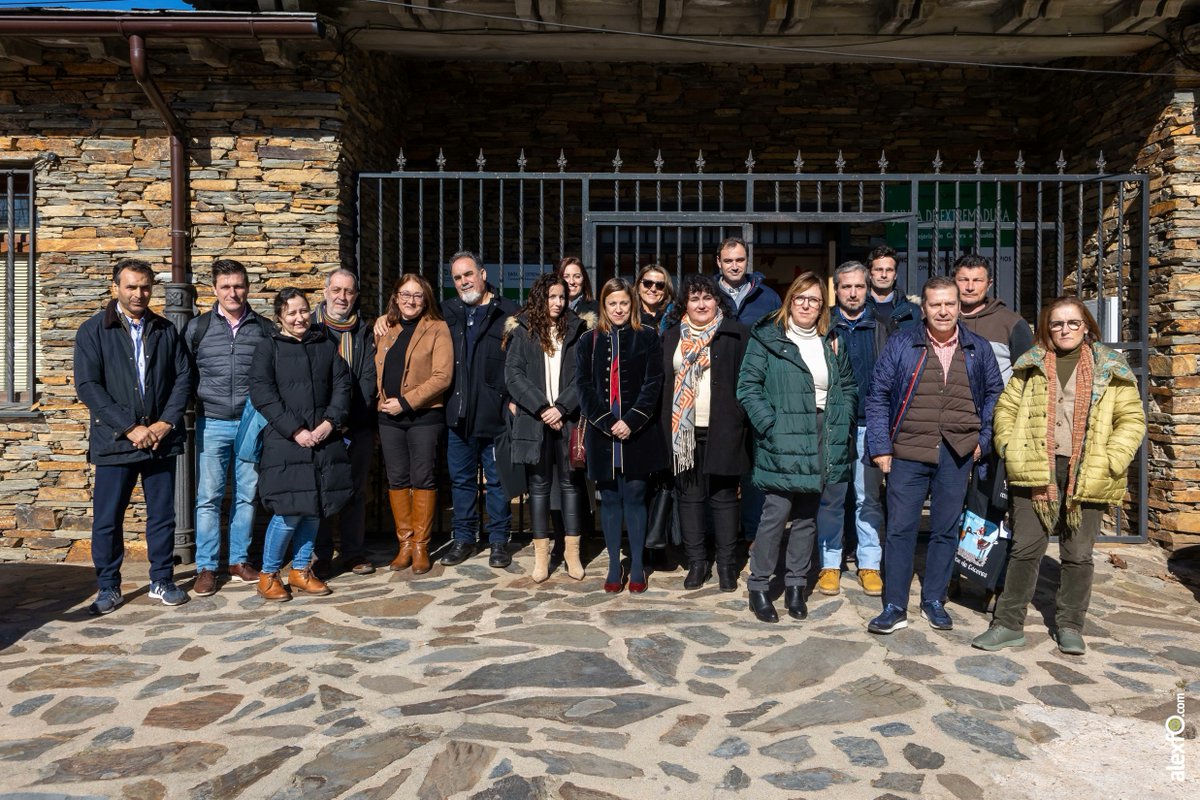 extremadura_com's tweet photo. Arranca el Plan de Sostenibilidad Turística en Destino Gata-Las Hurdes con 2,5 millones de euros de inversión para ejecutar en tres años #SierradeGata #LasHurdes #Turismo #Extremadura @DiputacionCC @adisgata ##adichurdes https://t.co/hzHIUtXMcJ https://t.co/j0r9vgODBN