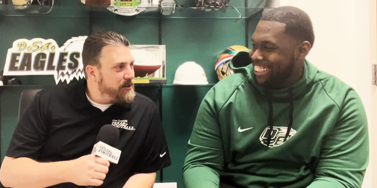 Thanks to <a href="/iCoachTheHAWGS/">Coach WILLIAMS</a> at DeSoto U for talking top prospects and more!

Coach Williams is one of the top up-and-comers in the #TXHSFB coaching world after taking home <a href="/THSCAcoaches/">THSCA</a> regional assistant coach of the year honors. 

texasfootball.com/article/2023/0…⬅️