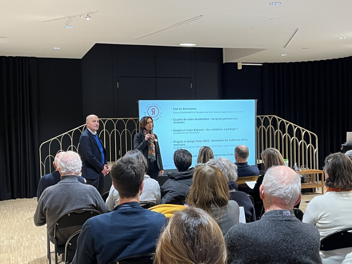 VisitStNazaire's tweet photo. Les acteurs touristiques de la destination #SaintNazaireRenversante, aussi nommés le réseau des Renversant·e·s· se sont réunis à #EscalAtlantic pour un objectif commun : faire rayonner tous ensemble le territoire ☀️ https://t.co/TAgdLOSgyE