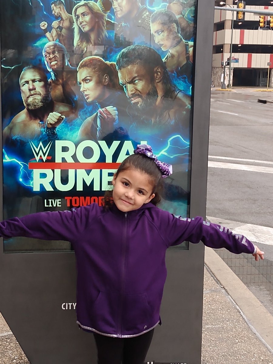 TY sooooo much @MsCharlotteWWE  for making Elizabeth's #RoyalRumble a memorable 1. She just adores the hell out of U !!!!! #1FAN4LIFE #TheQueen & #TheDuchess . #DoItWithFlair #Wooooooo