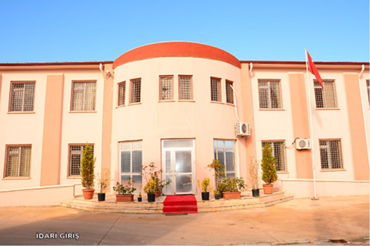 Teknisyen, Şoför, Aşçı, Katip, Sağlık memuru,  Hizmetli,  Psikolog, Sosyal çalışmacı,  7. Yargı paketinde adaletli iyileştirme bekliyoruz.İNŞAALLAH

<a href="/bybekirbozdag/">Bekir  Bozdağ</a> <a href="/YavuzEnis/">Enis Yavuz Yıldırım</a>  

#ADALETmemurundaBAŞLAR

ŞU KAPIDAN GİREN HERKES  RİSK ALIYOR. 👇