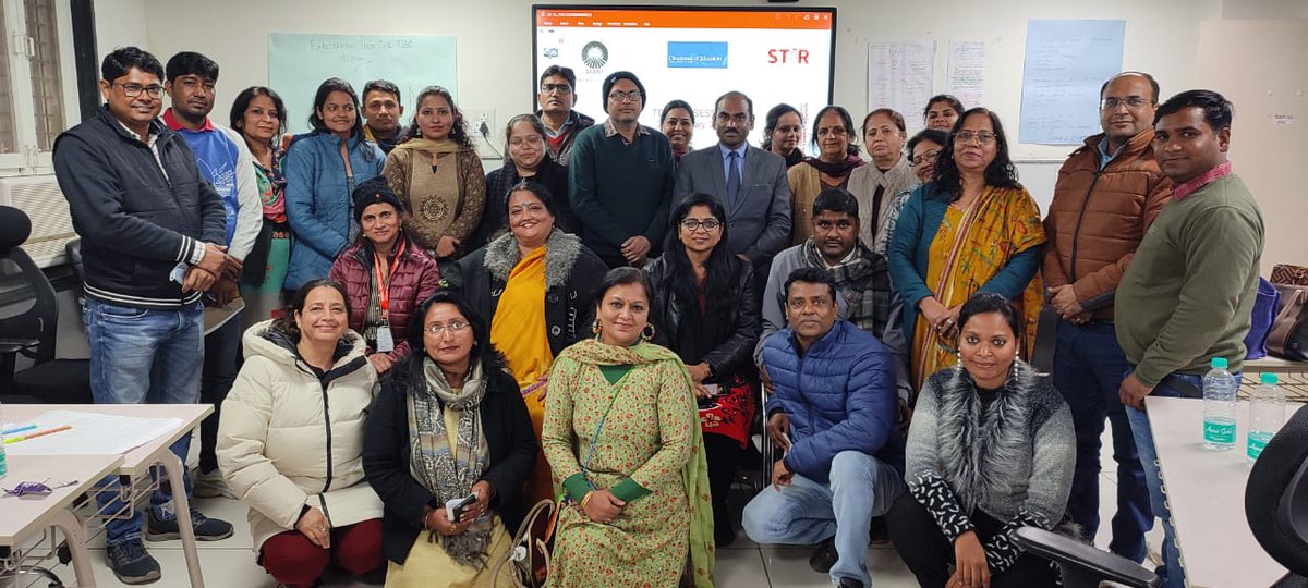 PoonamArora70's tweet photo. #PeerClassroomObservation - Not passing judgements or conducting a supervision but a supportive exercise to help improve teaching learning Practices & learn from each other's classroom. Facilitated 2 days TDCs CLS #LIC12
@Dir_Education
@PbpandeyB
@DIETRNDELHI
@SCERT2021 https://t.co/dfc9ma0QVO