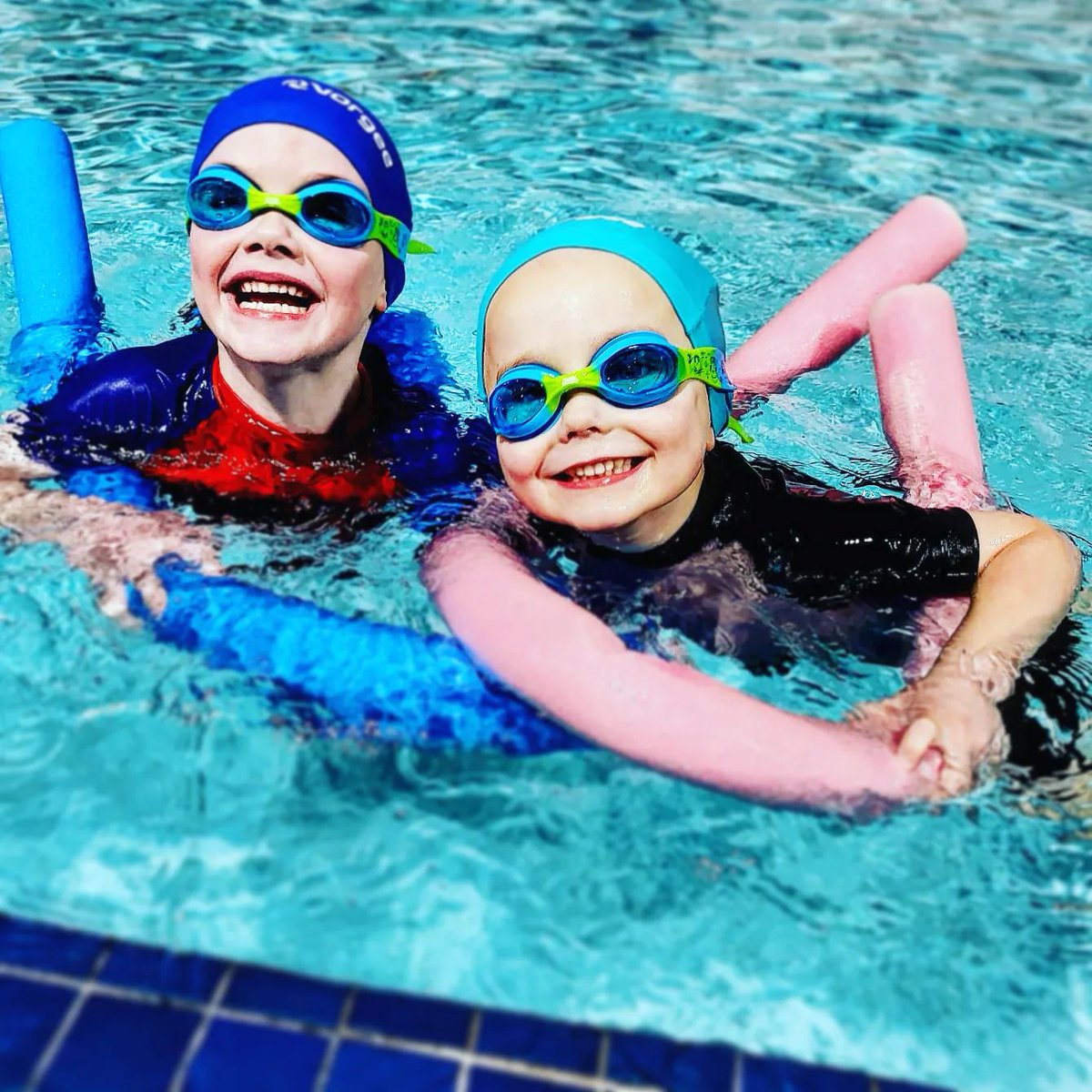 WoggleGoggle's tweet image. All smiles at Monday night swimming lessons with Woggle Goggle

#friends #swimminglessons #penrith #Cumbria #swimming #wogglegoggle