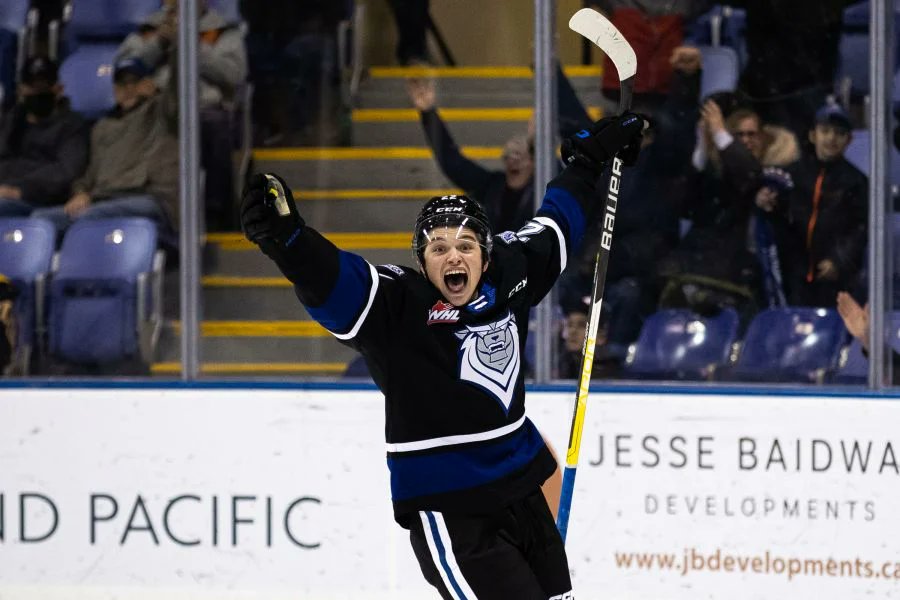 ‘He’s becoming the player that we know he can be,’ Teydon Trembecky emerging as a budding young star for the Victoria Royals

(Via <a href="/VictoriaBCNow/">VictoriaNow</a>)

READ 📰 | bit.ly/3HHhXiO