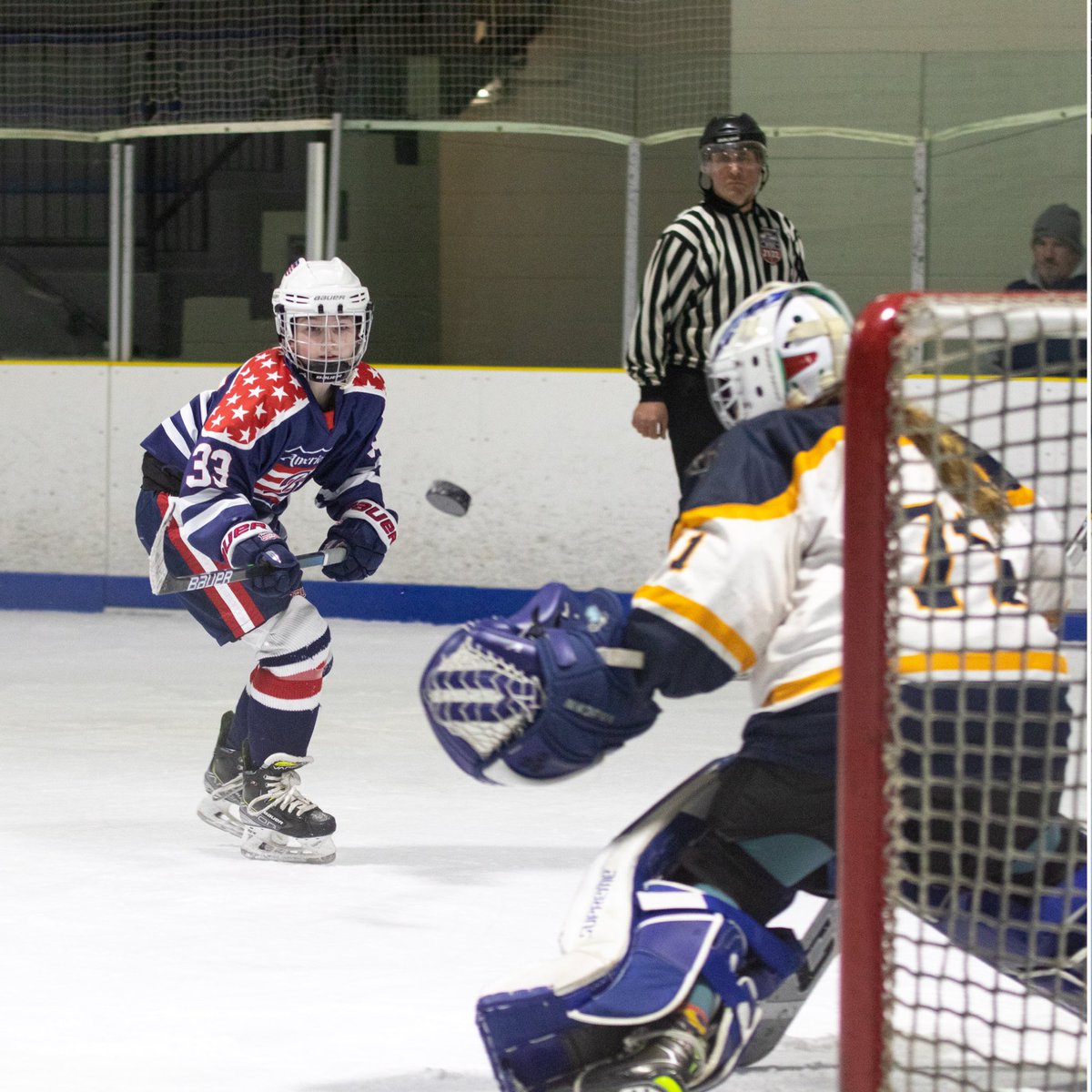 americangirlshc's tweet photo. U14 girls 🇺🇸📸 #bostonamericans #elite9hockey https://t.co/dZbQ0Uslo4