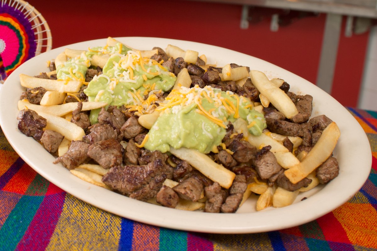 losbalitostaco's tweet photo. What do you mean you haven't tried our #carneasadafries ? 😱
Well, today is the perfect day for you to do it! 🤩 Available at all of our locations 📍

#fries #mexicanfood #mondayvibes #moday #foodie #local https://t.co/f3hsGmwZIv