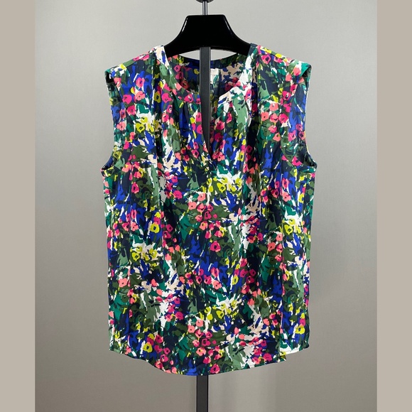 eclectic_super's tweet photo. So good I had to share! Check out all the items I'm loving on @Poshmarkapp #poshmark #fashion #style #shopmycloset #jcrew #express: https://t.co/8zSY04cqxd https://t.co/4c82fGIafP