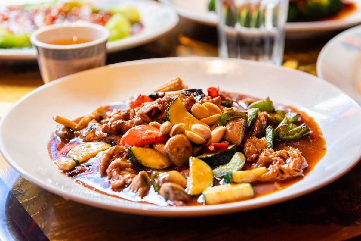 FulinsCleveland's tweet photo. We’re here to warm your stomach and your heart with our delicious beef in garlic sauce. #FulinsAsianCuisine #AsianCuisine #ClevelandTN #ClevelandEats #EventSpace https://t.co/Hb3d2qcome