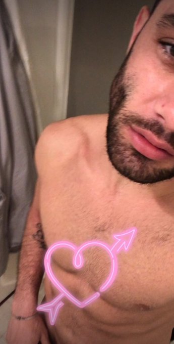 I have a MASSIVE... 💙😋 https://t.co/WuIemq7Ngy