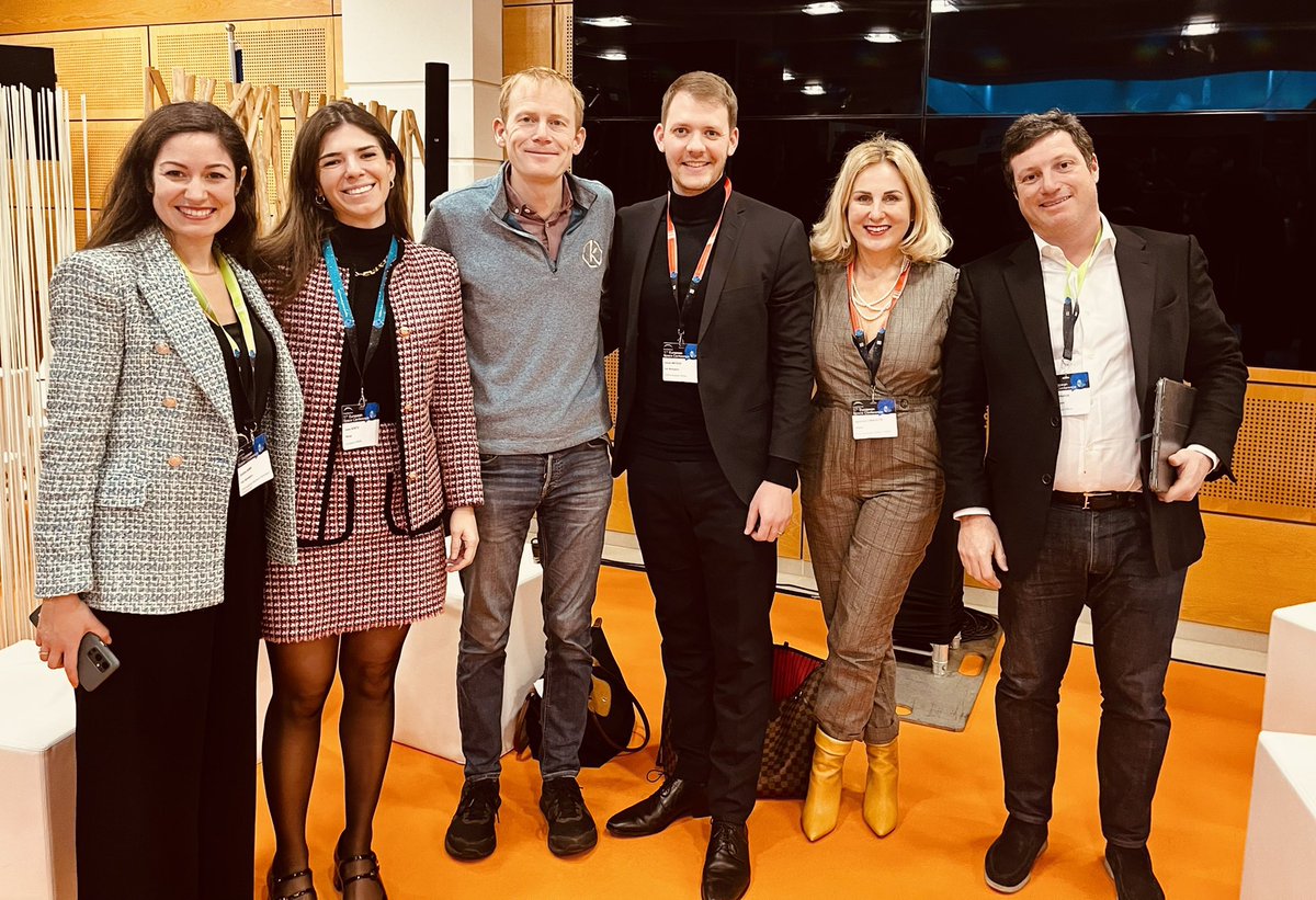 AgnieszkaSpace's tweet photo. Last week the biggest Space Policy Conference took place in Brussels. Team @planet was there. The biggest take away? Instead of building walls letโs built bridges. In isolation success is difficult to achieve. #BBESpaceConf https://t.co/r5pS4DS48x
