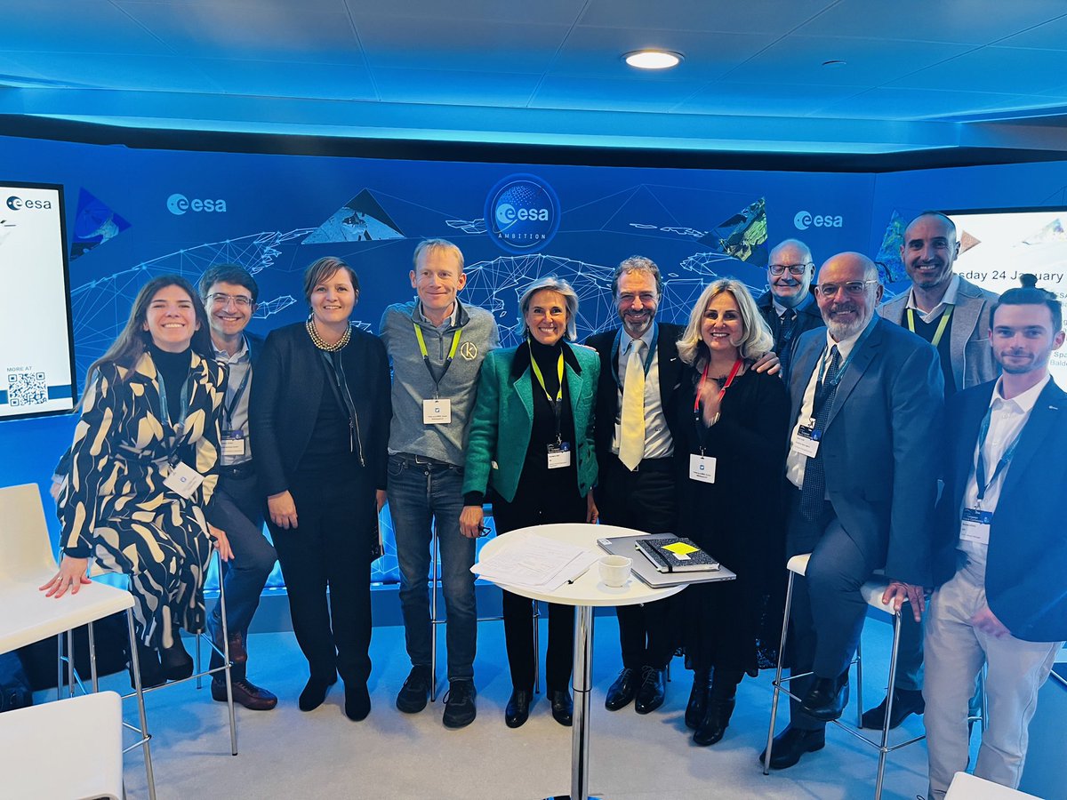 AgnieszkaSpace's tweet photo. Last week the biggest Space Policy Conference took place in Brussels. Team @planet was there. The biggest take away? Instead of building walls letโs built bridges. In isolation success is difficult to achieve. #BBESpaceConf https://t.co/r5pS4DS48x
