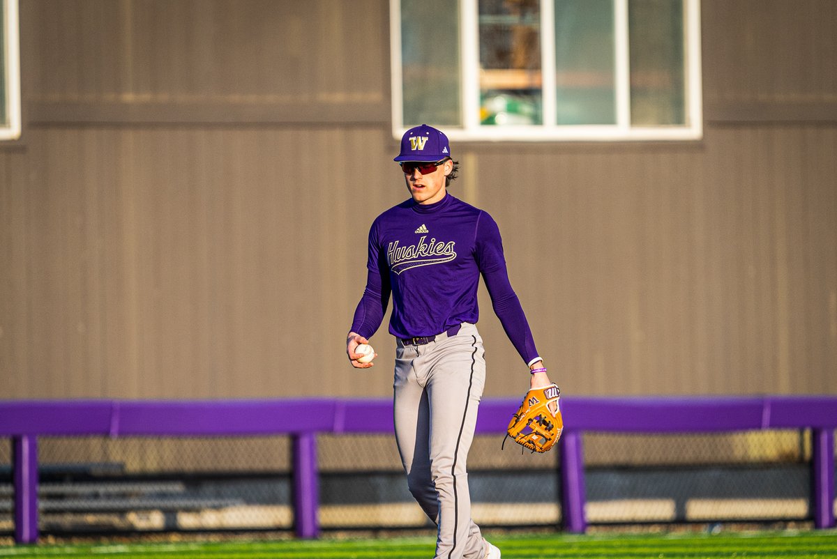 UW_Baseball's tweet photo. The calm before the storm ☔️ https://t.co/6hU8bXASDA
