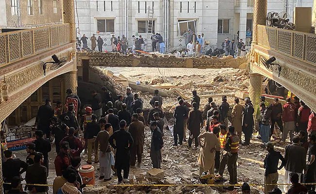 Ketangandhi_'s tweet image. OMG ❕
#BombBlastInPeshawar in #Mosque in #Peshawarblast total death toll has crossed 59.

This is more than a suicide bombing.
#PakistanEconomicCrisis
#Pakistan #PakArmy
#BOMB
#Peshawarunderattack