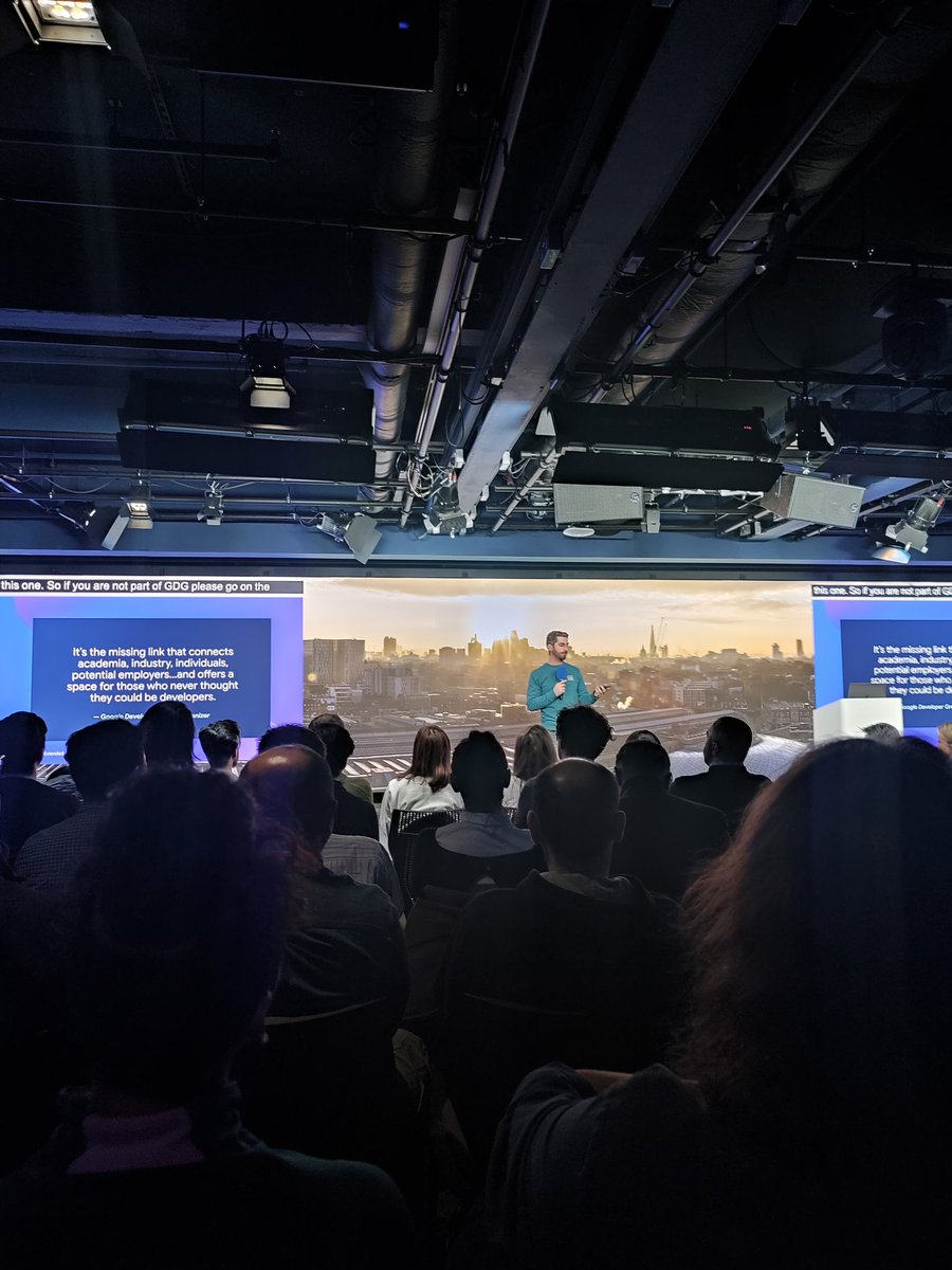 vik_linho's tweet image. I am having a nice time at #FlutterForwardExtended @gdg_london @FlutterLDN